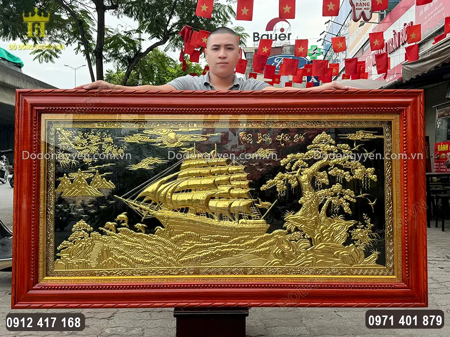 Tranh thuyền buồm treo trong kh&ocirc;ng gian l&agrave;m việc gi&uacute;p c&ocirc;ng việc của gia chủ th&ecirc;m thuận lợi hơn